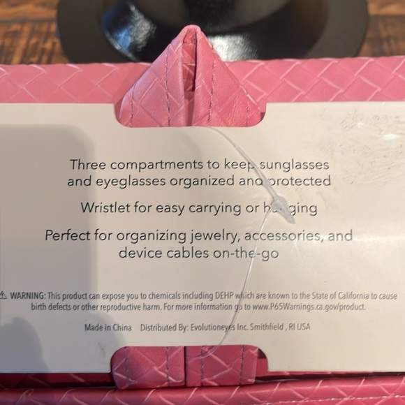 NWT MAX Studio Multi-Use Pink vegan Leather Travel Case - Picture 6 of 6